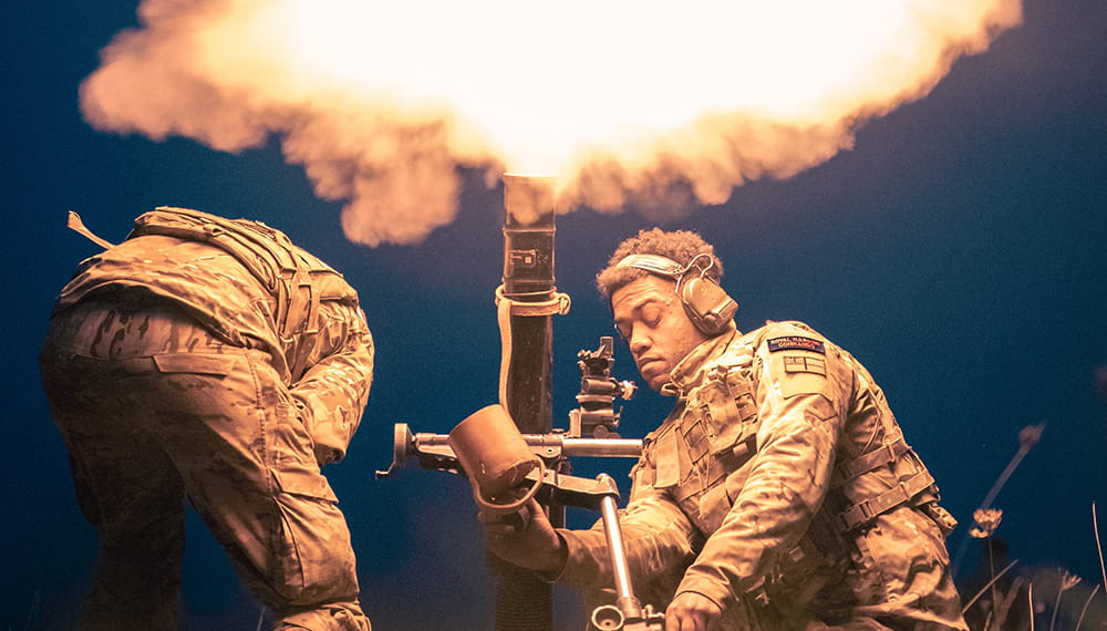 Royal-Navy-Equipment-Commando-Weaponry-12-81mm-Mortar Two commandos fire mortar at night